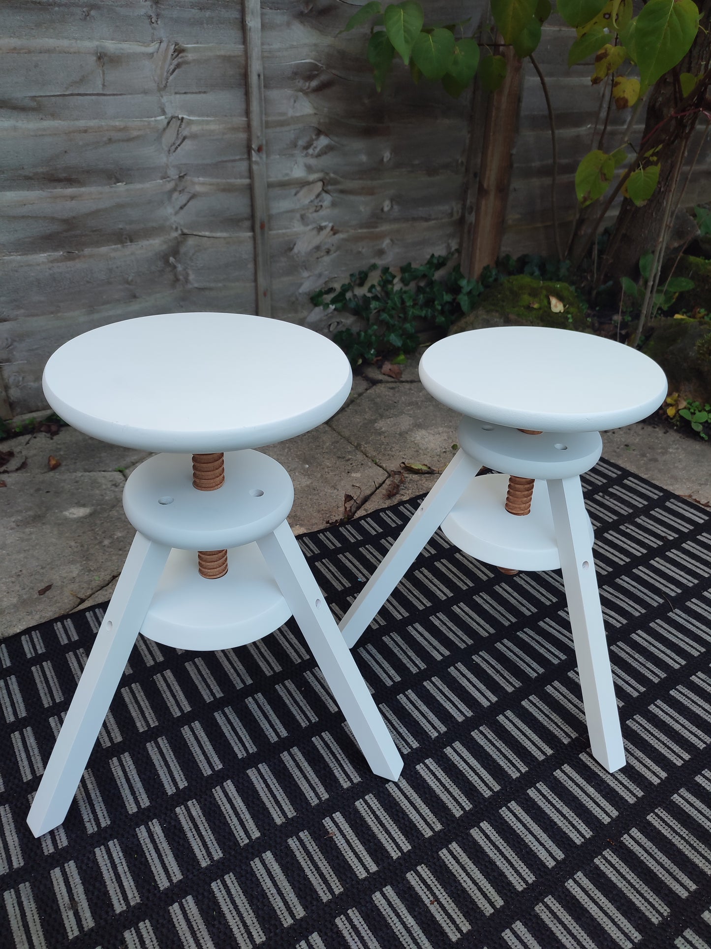 Adjustable height children stools