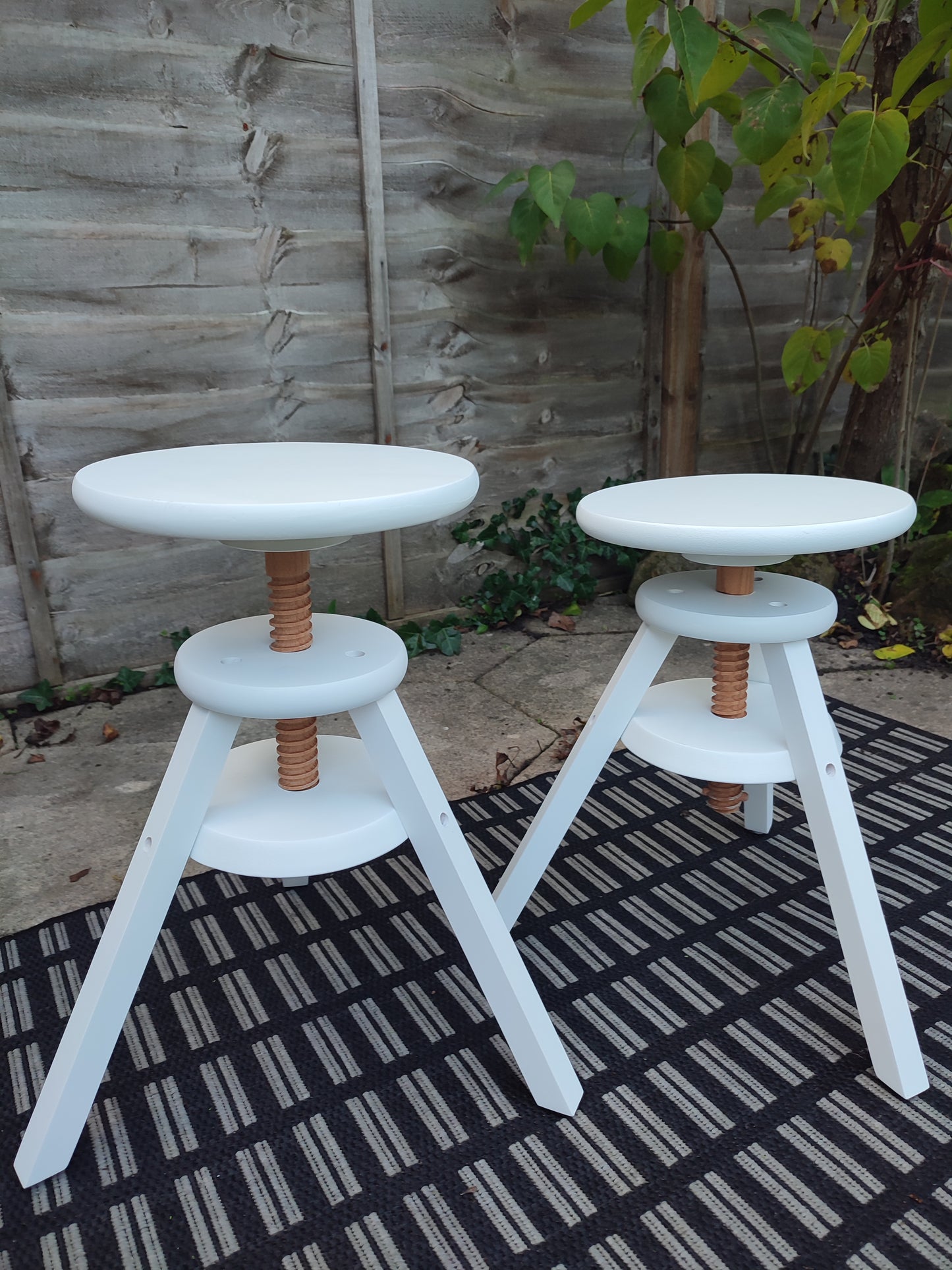 Adjustable height children stools