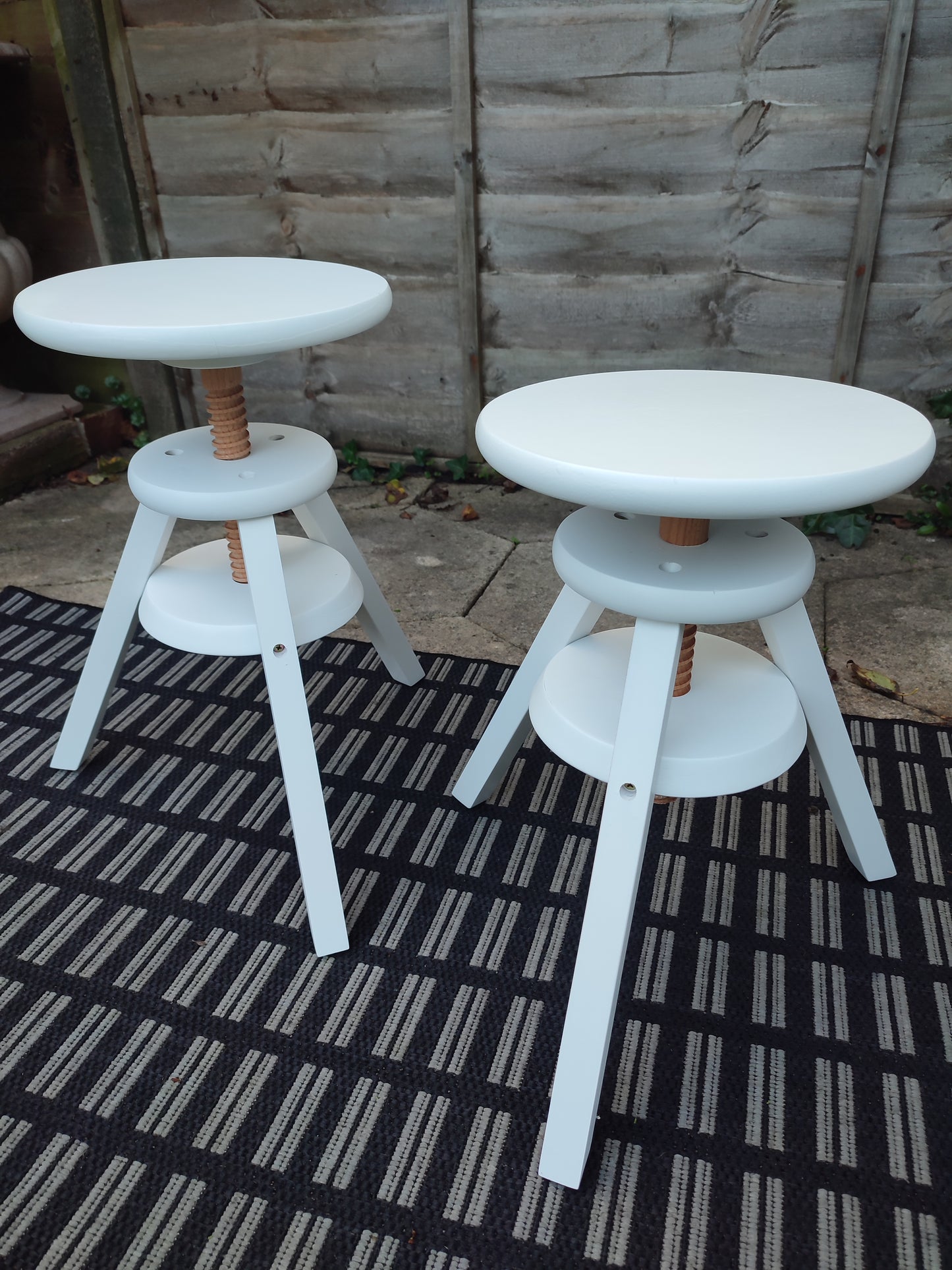 Adjustable height children stools