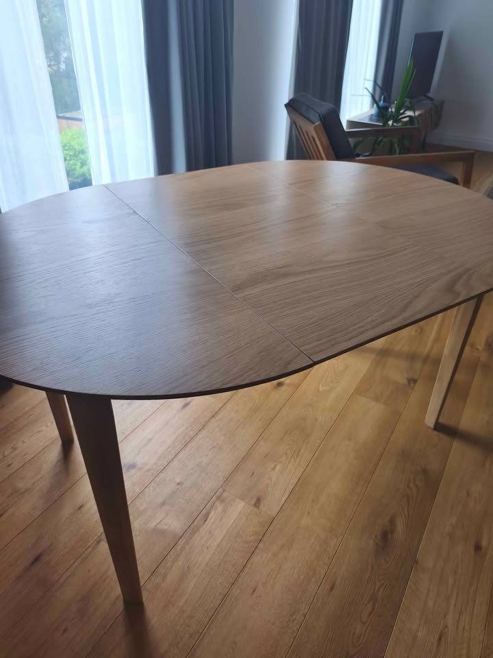 La Redoute Tioga Oak Veneer Extendable Dining Table 4-8 seats
